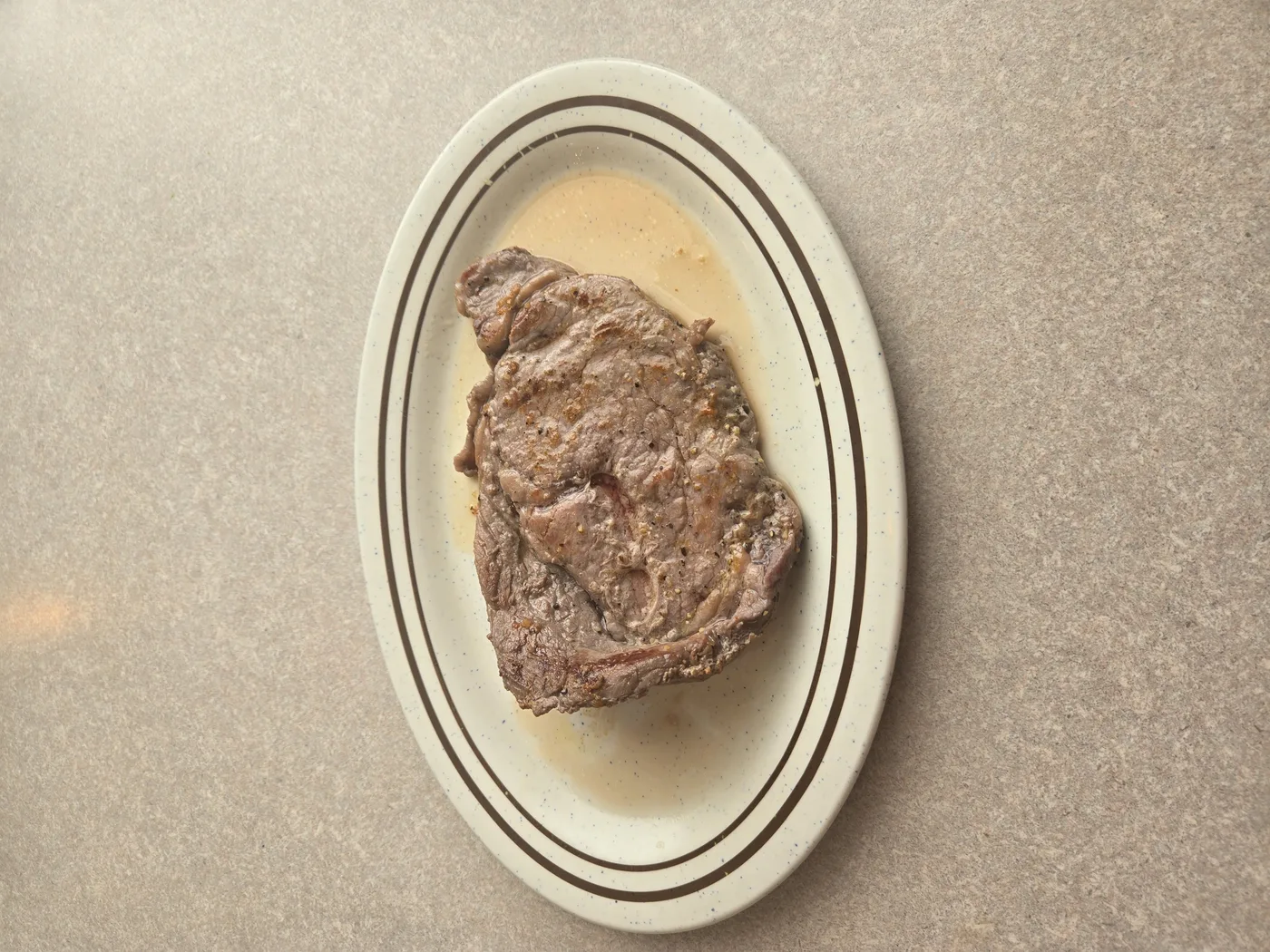 Studebaker's Country Restaurant food and dining room